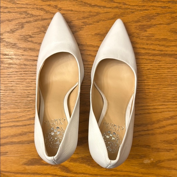 Vince Camuto White Heels Classic Pointed-Toe Pumps - Picture 4 of 5